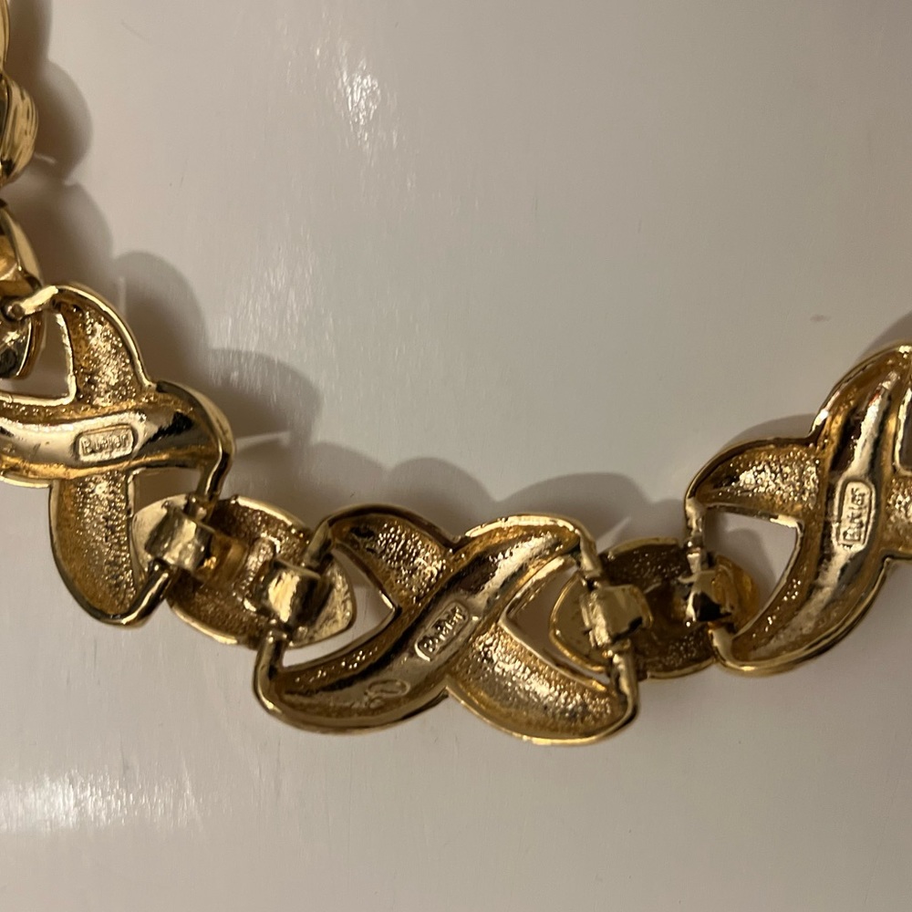 ✔Butler 5th Avenue Collection Polished Brushed Gold X’s and O’s Choker Necklace - Picture 6 of 7